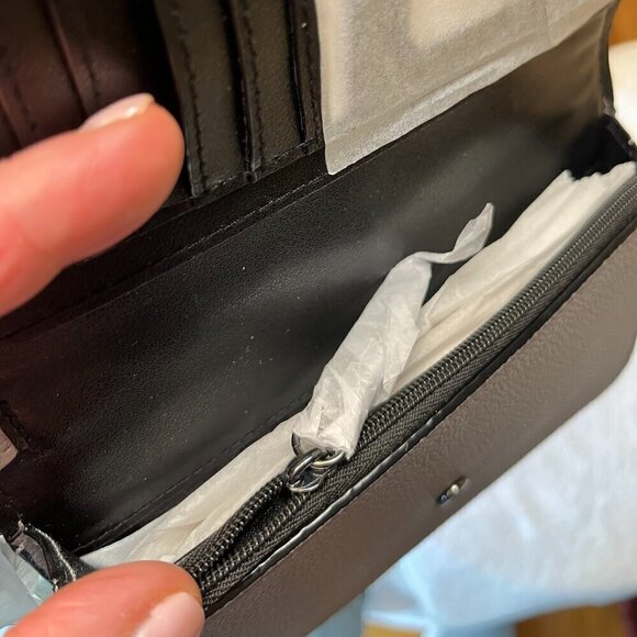 Victoria Secret Phone Wristlet Quilted  front Flap Snap  Close - Picture 6 of 11